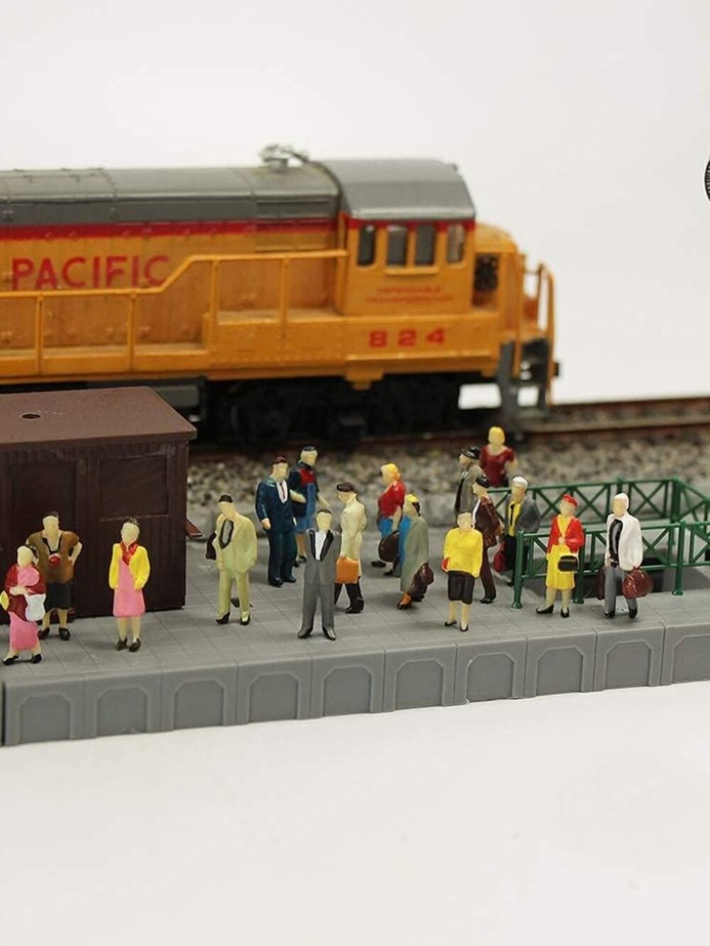 P8712 40pcs All Standing Pose Figures Assorted HO Scale Person Model Train Stree - Picture 9 of 9